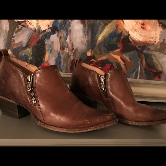 Frye Shoes - Frye Booties ❤️ size 8.5